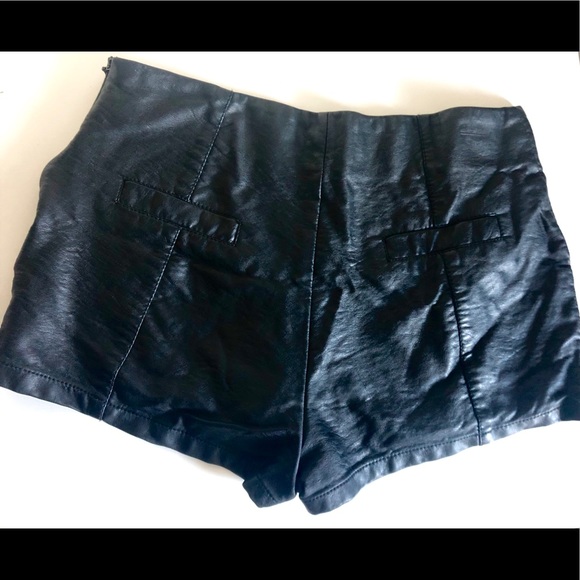 FOREVER 21 Faux Leather Highwaisted Short - Picture 2 of 3